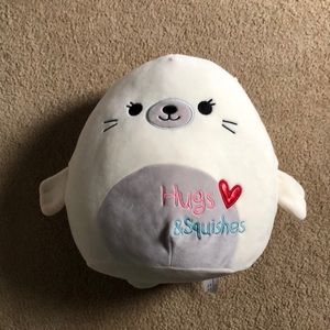 12 inch valentines 2021 Lucille the seal squishmallow good condition